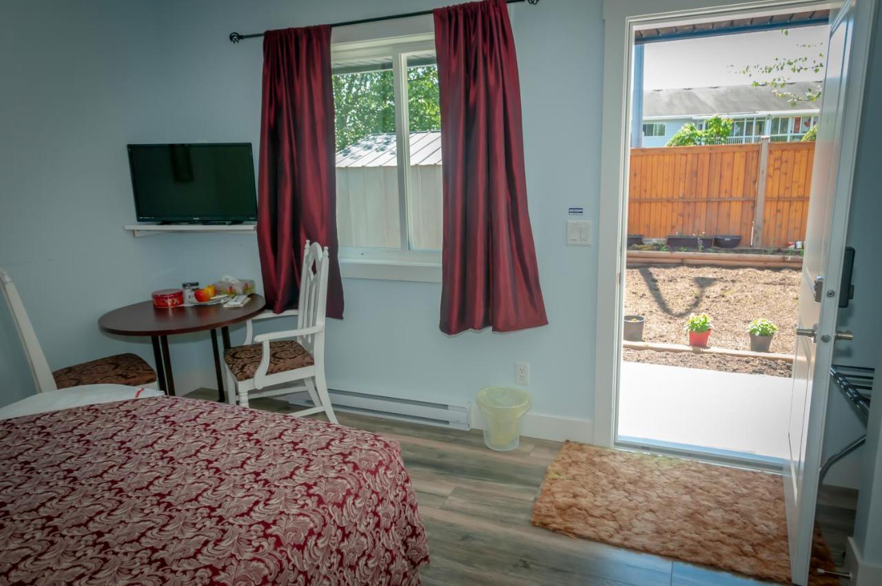 Guest Suite Private Retreat For 2 Guests With Ac - 4 Units Available Abbotsford Exteriör bild